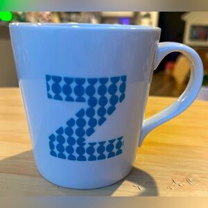 Crate & Barrel Blue Retro Style Floral Monogram Letter ‘Z’ Mug EUC!